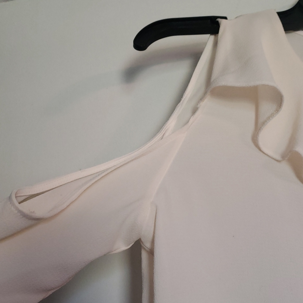 Cold shoulder blouse - Picture 2 of 3